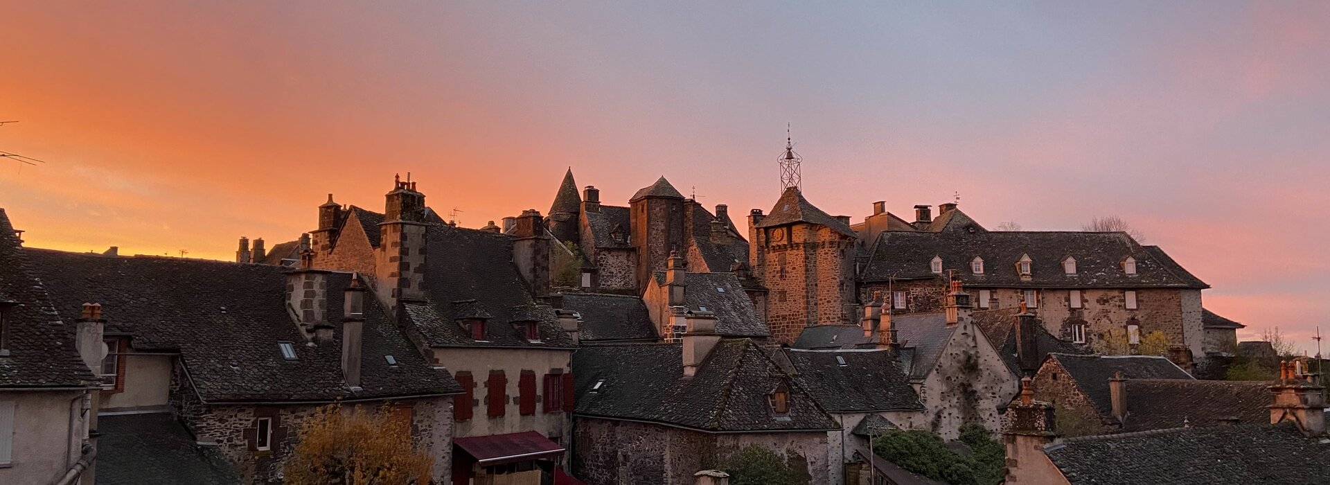 Mairie de SALERS - Cantal ~ Ville de Salers 