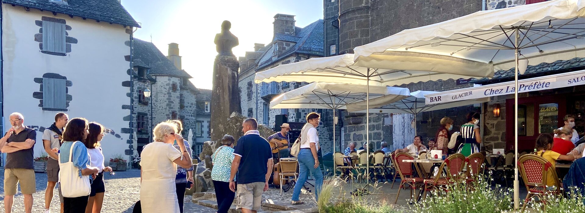 Mairie de SALERS - Cantal ~ Ville de Salers 