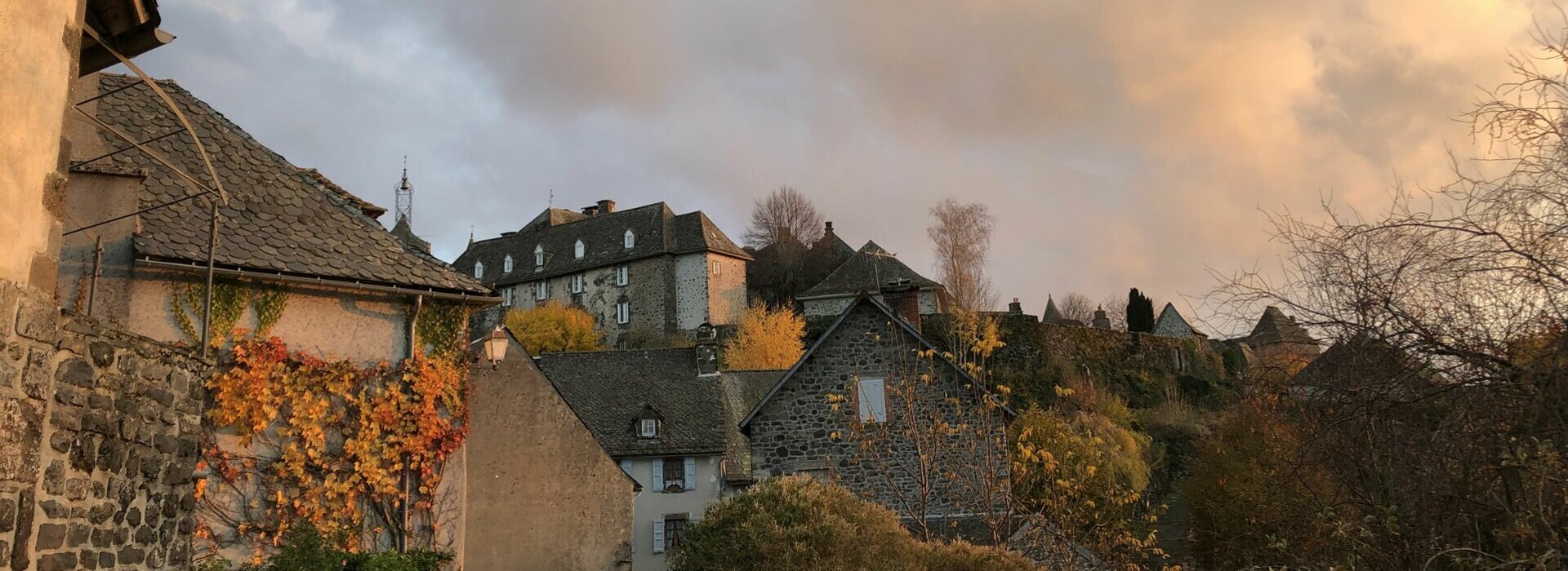 Mairie de SALERS - Cantal ~ Ville de Salers 