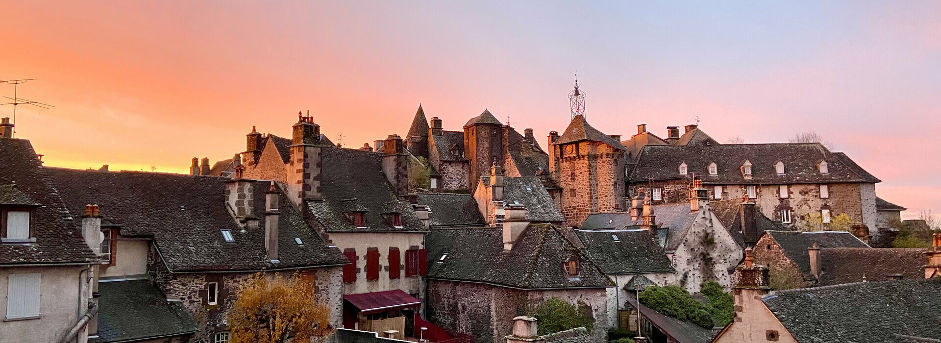 Mairie de SALERS - Cantal ~ Ville de Salers 