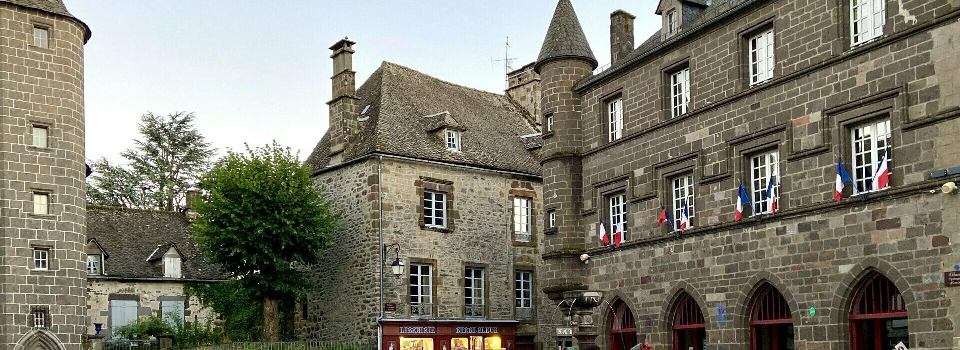 Mairie de SALERS - Cantal ~ Ville de Salers 