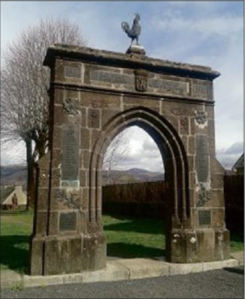 LE MONUMENT AUX MORTS DE SALERS CLASSE MONUMENT HISTORIQUE