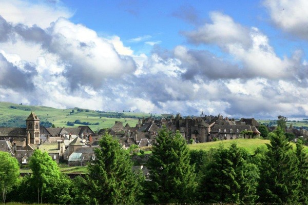 Salers, vue générale (Gil Daniel)