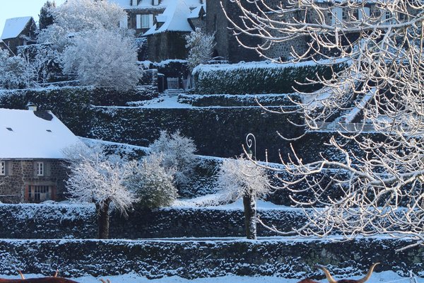 Salers... dans la neige (Laporte M-L)